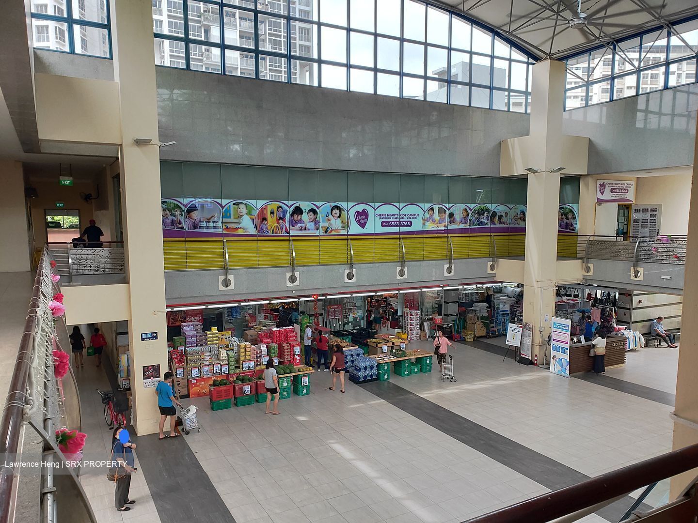 Elias Mall (D18), Retail #554822251